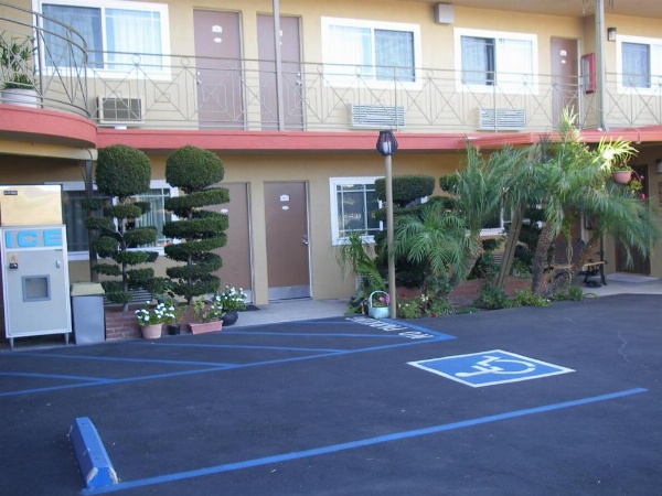 Fullerton Lodge image 23